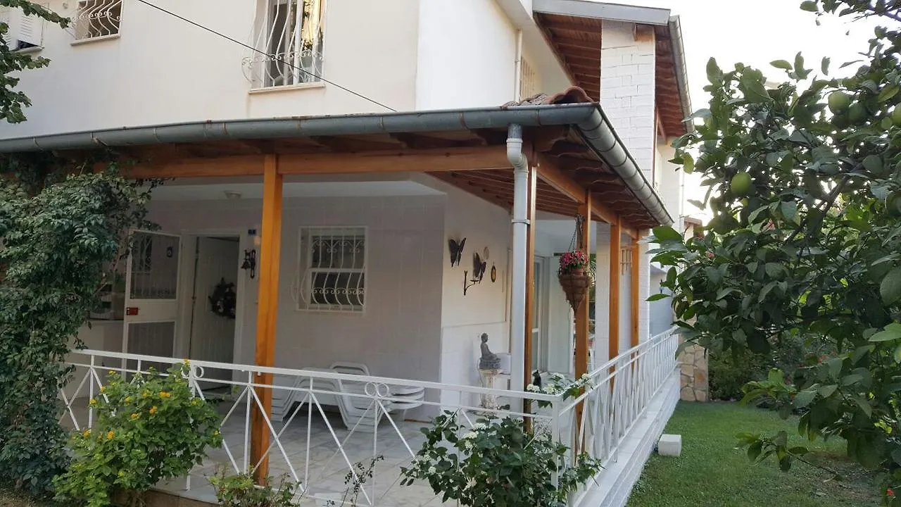Villa Anja 쿠사다시 0*,