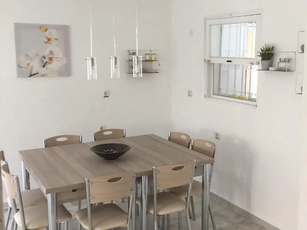Villa Anja 쿠사다시